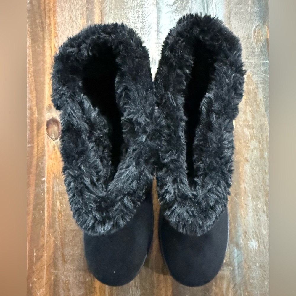 GUESS Women’s Size 8.5M Black Slip On Mid Calf Faux Fur Boots NWOT - Picture 5 of 7